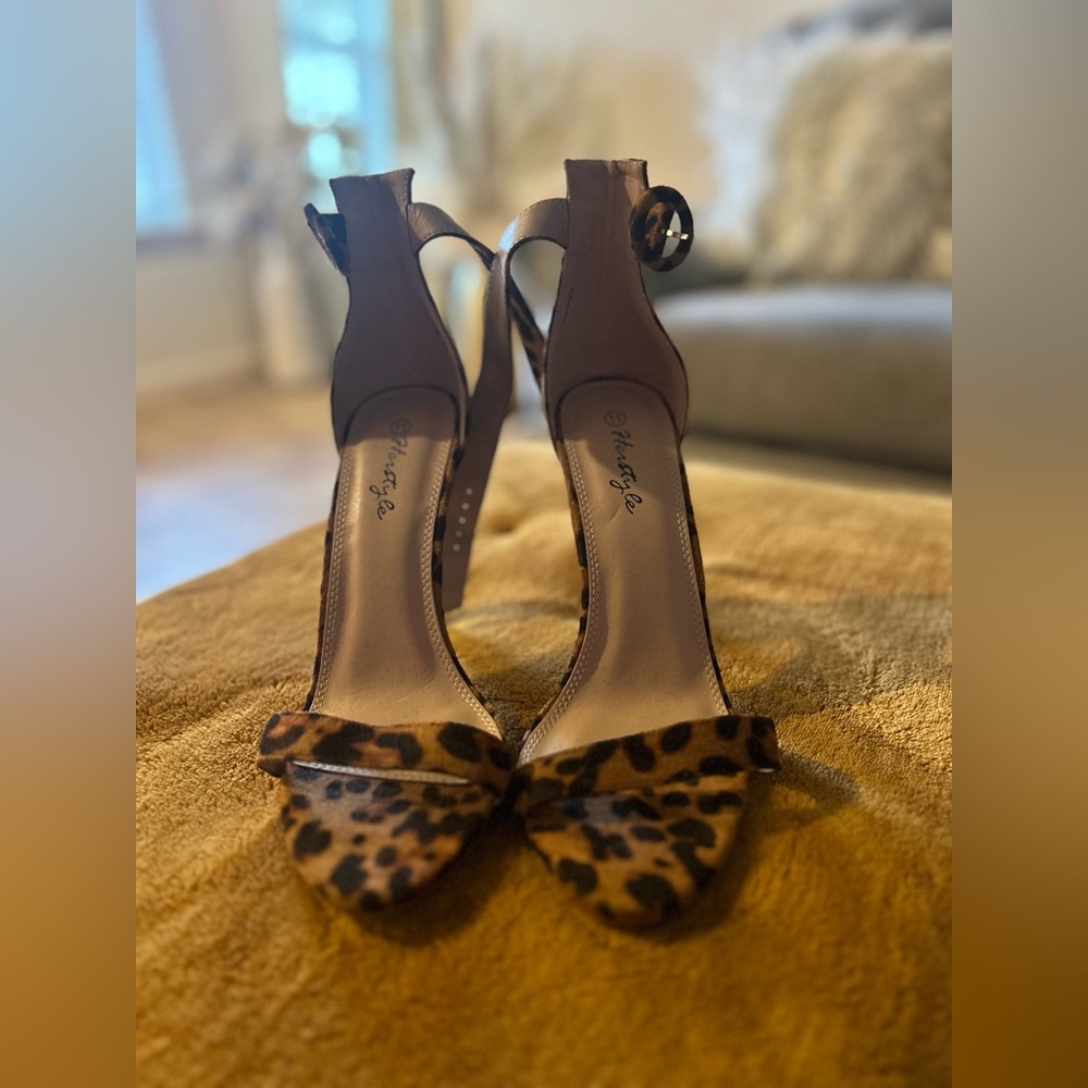 Cheetah Print size 11 heel